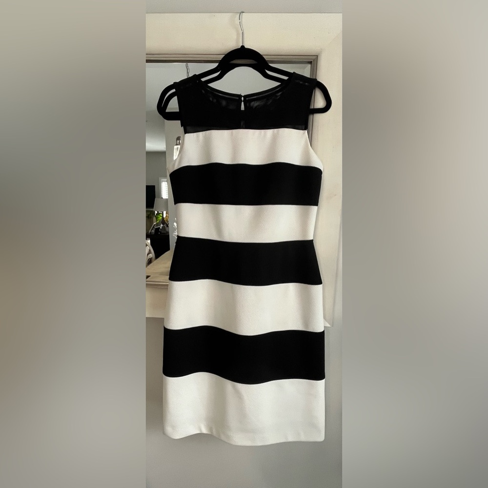 Sandra Darren Black and White Striped Sleeveless Dress